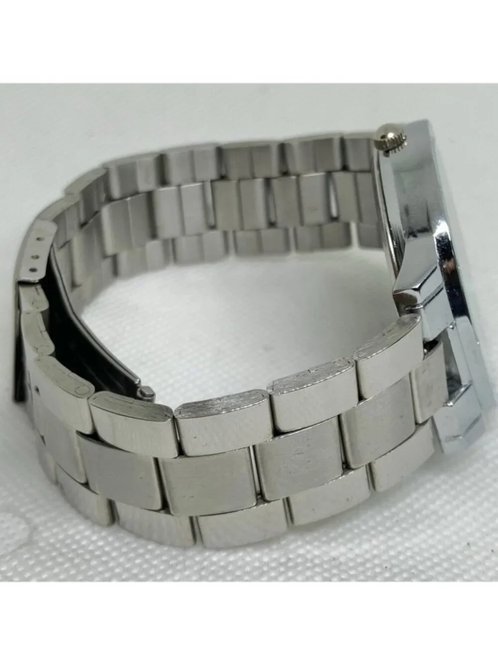 Sinobi men watch 40mm silver tone black dial Roman indices quartz 7.5” running